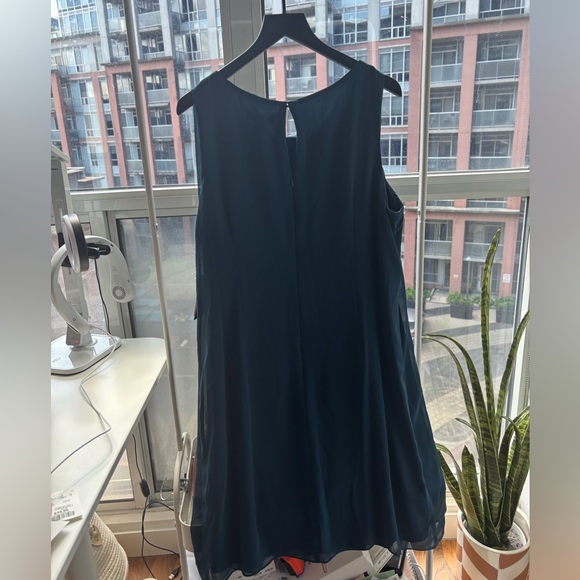 NWT SLNY Navy Dress with Embellished Neckline Size 16 - Picture 4 of 4